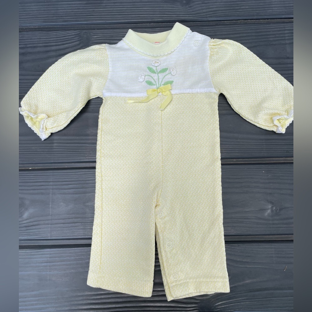 Vintage  Y2K 90’s Health-Tex Baby Girl Outfit  Sz. 6 Mos.